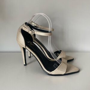 Italia 1969 Versace Nude Textured Ankle Strap Heels Sandals Size 10 Pointy Toe